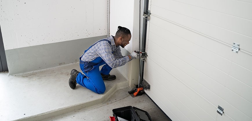 Garage Door Installation Guide: What to Expect From Start to Finish